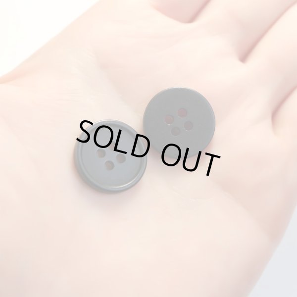 画像6: 四つ穴ボタン 【ブラック ツヤなし】 黒 ベーシック シンプル 15個入り【18mm】ボタンマート B-045 (6)