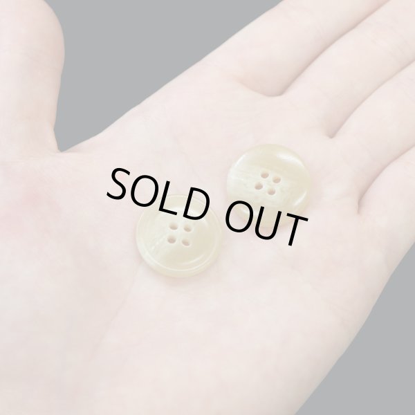 画像6: 水牛調ボタン【ベージュ】スーツ コート ジャケット ブレザー 四つ穴 フロント 袖口 8個入り【20mm】ボタンマート B-050 (6)