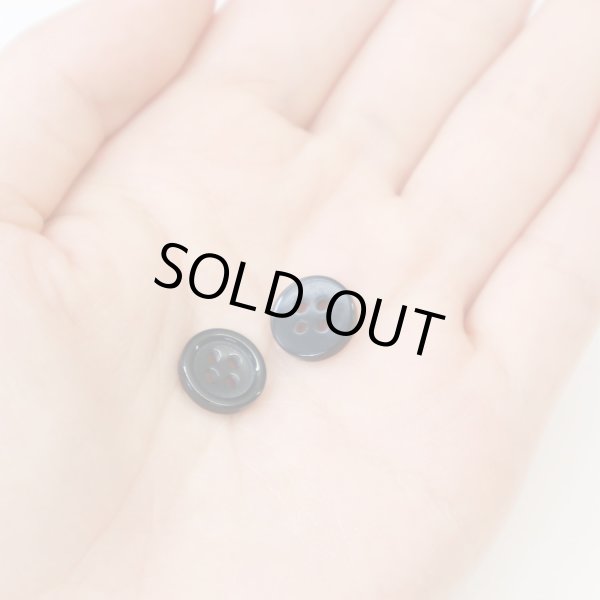 画像6: 黒ボタン【ブラック ツヤあり】四つ穴ボタン ベーシック カラーボタン シャツボタン シンプル ボタン 20個入り【10mm】ボタンマート B-062 (6)