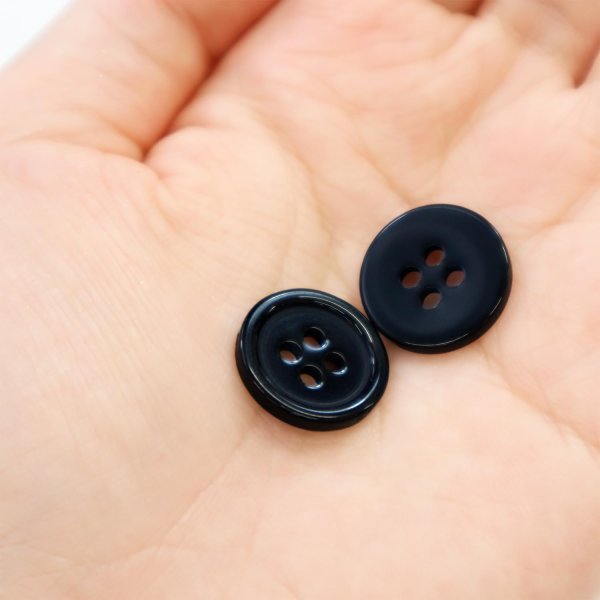 画像6: 黒ボタン【ブラック ツヤあり】四つ穴ボタン ベーシック カラーボタン シャツボタン シンプル ボタン 20個入り【12.5mm】ボタンマート B-064 (6)