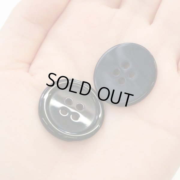 画像6: 黒ボタン【ブラック ツヤあり】四つ穴ボタン ベーシック カラーボタン シャツボタン シンプル ボタン 8個入り【23mm】ボタンマート B-068 (6)