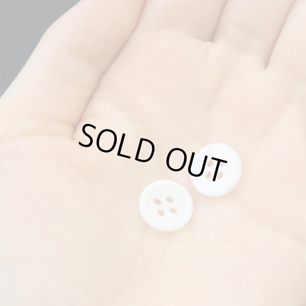 画像6: 白ボタン【ホワイト ツヤあり】四つ穴ボタン ベーシック カラーボタン シャツボタン シンプル ボタン 20個入り【11.5mm】ボタンマート B-070 (6)