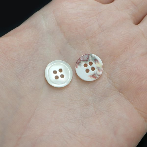画像6: シェルボタン 貝製 片面 高瀬貝 シャツ 四つ穴 白 ホワイト 8個入り【12.5mm】きらきらぷんぷん丸 B-094 (6)