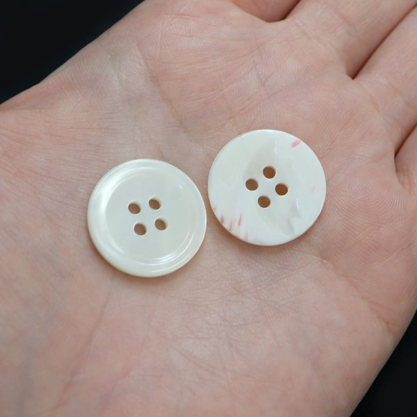画像6: シェルボタン 貝製 片面 高瀬貝 シャツ 四つ穴 白 ホワイト 5個入り【20mm】きらきらぷんぷん丸 B-097 (6)
