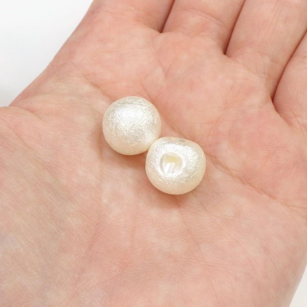 画像5: パールボタン コットンパール 【アイボリー】 白 パール ボタン 飾りボタン 樹脂 手芸 5個入り 【14mm】 きらきらぷんぷん丸 B-1013 (5)