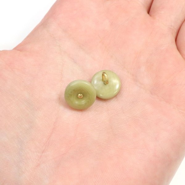 画像5: ナットボタン 足つきボタン 【ペールグリーン】 緑 メタル ゴールド 足つき ウッド ボタン 飾りボタン 5個入り 【11.5mm】 きらきらぷんぷん丸 B-1058 (5)