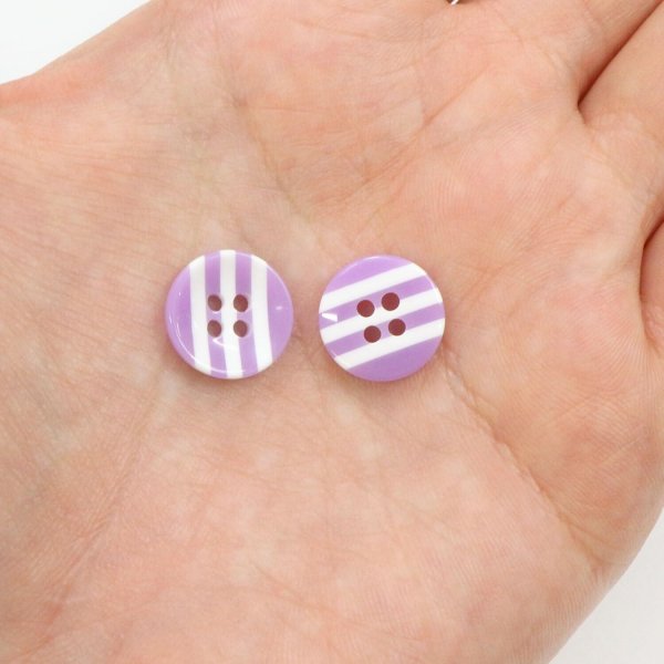 画像5: 四つ穴ボタン 縞模様 くぼみ 【パープル&ホワイト】 紫 白 12.5mm 15個入り ボタン しましま ストライプ ボーダー 可愛い おしゃれ シャツボタン 手芸 B-1114 (5)
