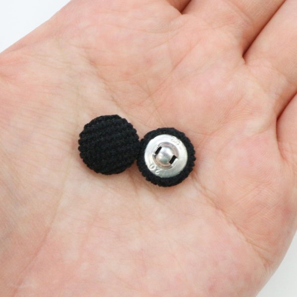 画像6: コーデュロイボタン 12.5mm 【ブラック】 5個入り 黒 縞模様 1mm幅 細幅 くるみボタン ボタン 飾りボタン つつみボタン きらきらぷんぷん丸 B-1144 (6)