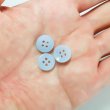 画像4: 四つ穴ボタン 11mm 【ライトブルー】15個入り クリア 半透明 シンプル 樹脂 シャツ ブラウス おしゃれ 可愛い きらきらぷんぷん丸 B-1221 (4)