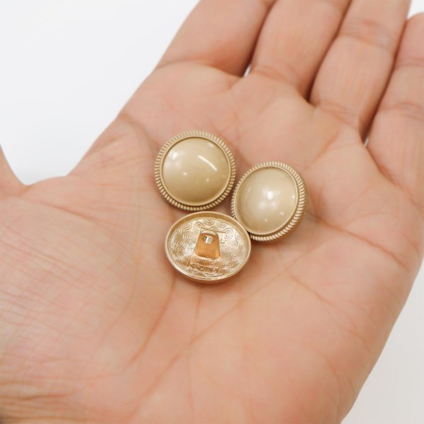 画像5: メタルボタン フチあり【マットゴールド】金 丸型 足つき シャンクボタン 金属 メタル 飾り 手芸 6個入【20mm】きらきらぷんぷん丸 B-1253 (5)