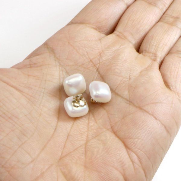 画像5: パール飾りボタン 四角形【オーロラ】虹色 スクエア 足つき 樹脂 手芸 8個入【12mm】きらきらぷんぷん丸 B-1256 (5)