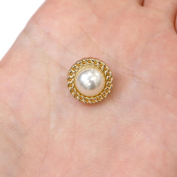 画像6: パールボタン 装飾 【チェーン風 ゴールド】 ホワイト 白 ビジュー 飾り 縫製 袖口 10個入り 【15mm】 きらきらぷんぷん丸 B-126 (6)