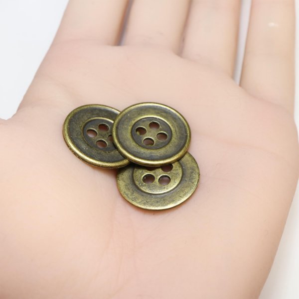 画像5: メタルボタン 四つ穴 シンプル【 アンティークゴールド】金 丸ボタン 金属 手芸 8個入【20mm】きらきらぷんぷん丸 B-1272 (5)
