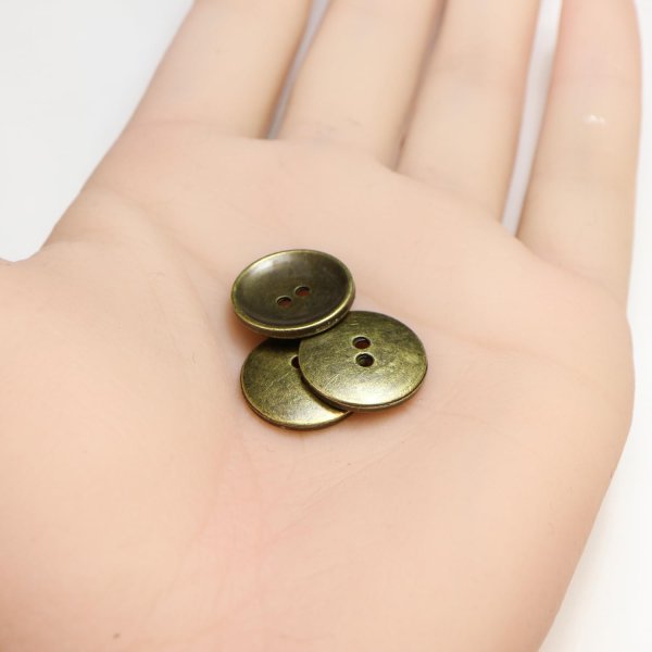 画像5: メタルボタン 二つ穴 お椀型【アンティークゴールド】金 丸ボタン 金属 手芸 10個入【15mm】きらきらぷんぷん丸 B-1276 (5)