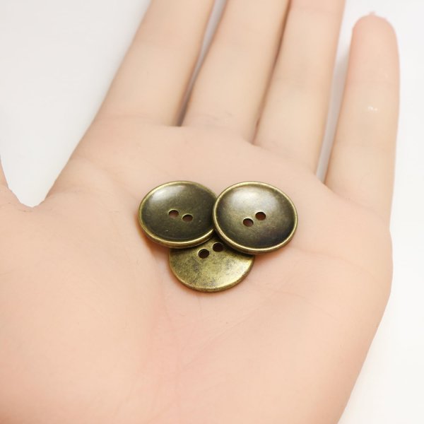 画像5: メタルボタン 二つ穴 お椀型【アンティークゴールド】金 丸ボタン 金属 手芸 10個入【18mm】きらきらぷんぷん丸 B-1277 (5)