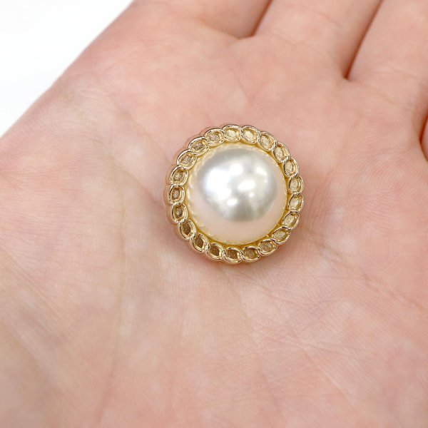 画像6: パールボタン 装飾 【チェーン風 ゴールド】 ホワイト 白 ビジュー 飾り 縫製 袖口 6個入り 【20mm】 きらきらぷんぷん丸 B-128 (6)