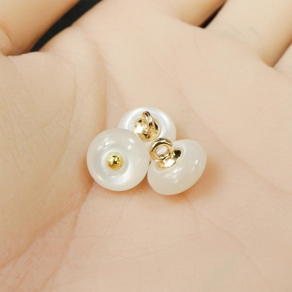 画像5: パール調 ボタン 足つき【ホワイト】10mm 15個入 ドーム型 パール 手芸 服飾 付け替え きらきらぷんぷん丸 B-1577 (5)