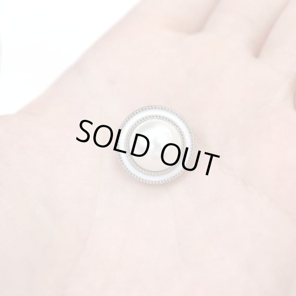 画像6: パールボタン 装飾 【シルバー 白フチ】 ホワイト 白 パール 8個入り 【18mm】ビジュー 飾り 縫製 袖口 きらきらぷんぷん丸 B-161 (6)