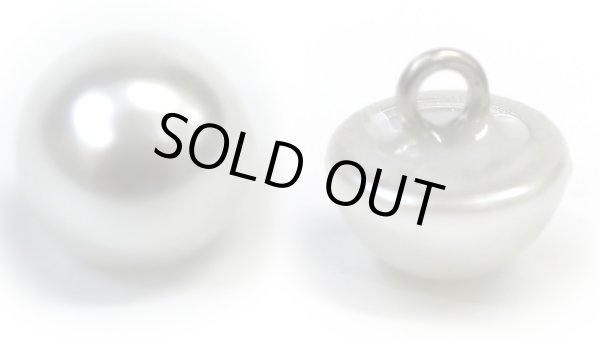 画像1: 【パールボタン足つき】 パール ボタン ホワイト ツヤあり 半円 20個入り 【11.5mm】 ボタンマート B-174 (1)