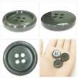 画像5: 樹脂ボタン マーブル調【オリーブグレー】20mm 8個入 四つ穴 リムあり 手芸 服飾 付け替え ボタンマート B-1818 (5)