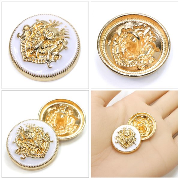画像5: メタルボタン エンブレム 【ホワイト＆ゴールド】23mm 5個入 丸型 足つき 2トーン 手芸 服飾 付け替え ボタンマート B-1921 (5)
