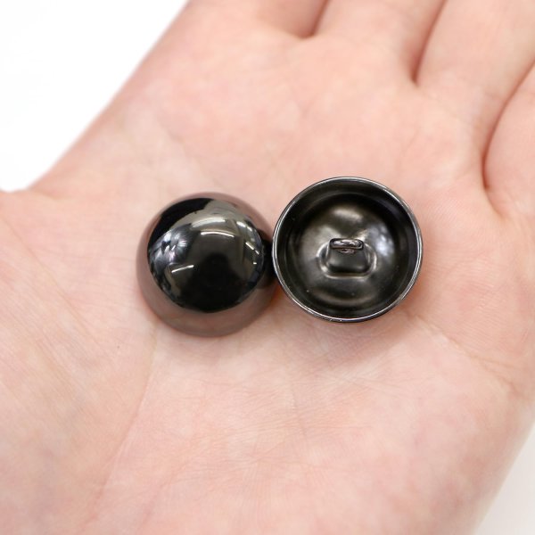 画像6: メタルボタン 【ブラック 鏡面仕上げ】 黒 ボタン ビジューボタン 飾りボタン 縫製ボタン 袖口ボタン 10個入り 【20mm】 ボタンマート B-239 (6)