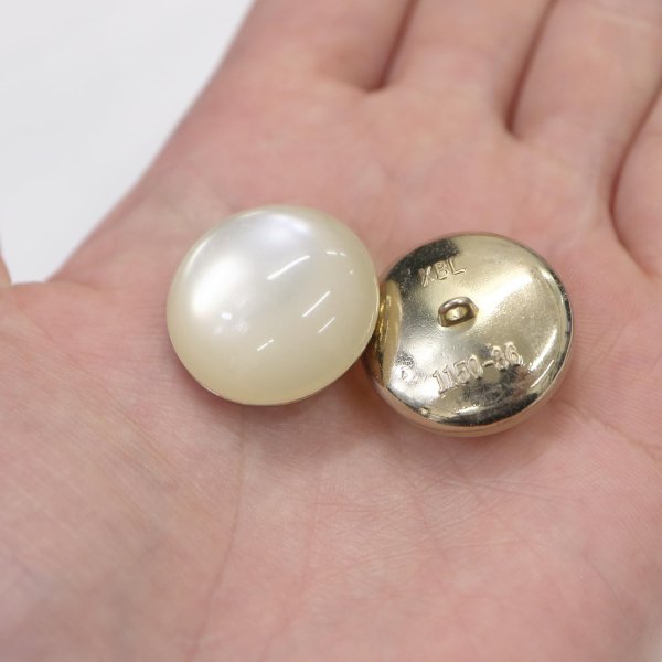 画像6: 足つきボタン 【ホワイト】 白 半透明 シャツ スーツ 4個入り 【23mm】 きらきらぷんぷん丸 B-249 (6)