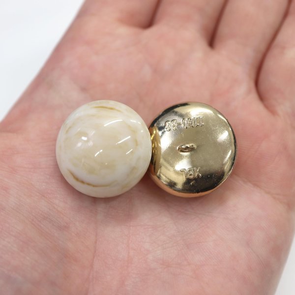 画像6: 足つきボタン 【ベージュ マーブル】 大理石調 シャツ スーツ 4個入り 【23mm】 きらきらぷんぷん丸 B-254 (6)