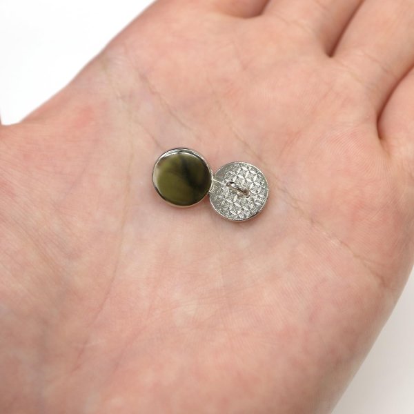 画像6: メタルボタン フラット 【シルバー 鏡面仕上げ】 銀 ビジュー 飾り 縫製 袖口 20個入り 【11.5mm】 ボタンマート B-289 (6)