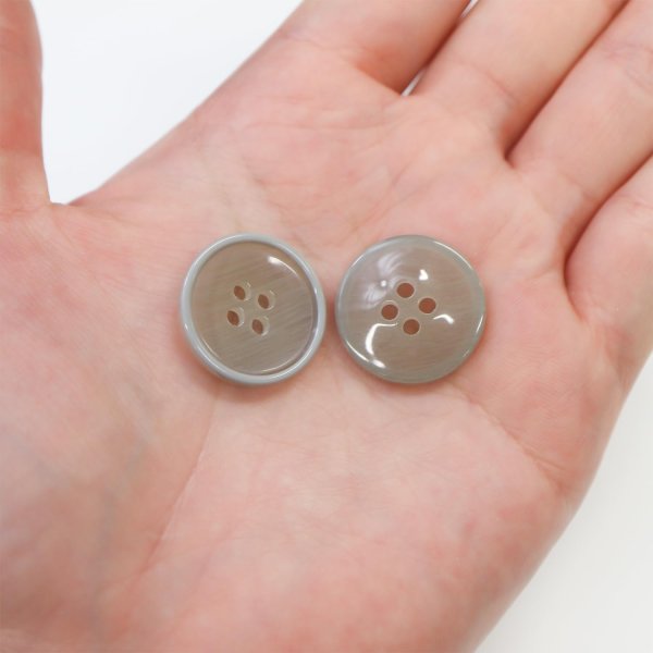 画像6: 四つ穴ボタン 【グレー】 ツヤあり 半透明 パステルカラー ボタン シャツボタン 10個入り 【20mm】 ボタンマート B-357 (6)