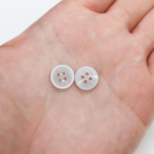 画像6: 四つ穴ボタン 【ブルー】 青ツヤあり 半透明 パステルカラー ボタン シャツボタン 20個入り 【11.5mm】 ボタンマート B-361 (6)