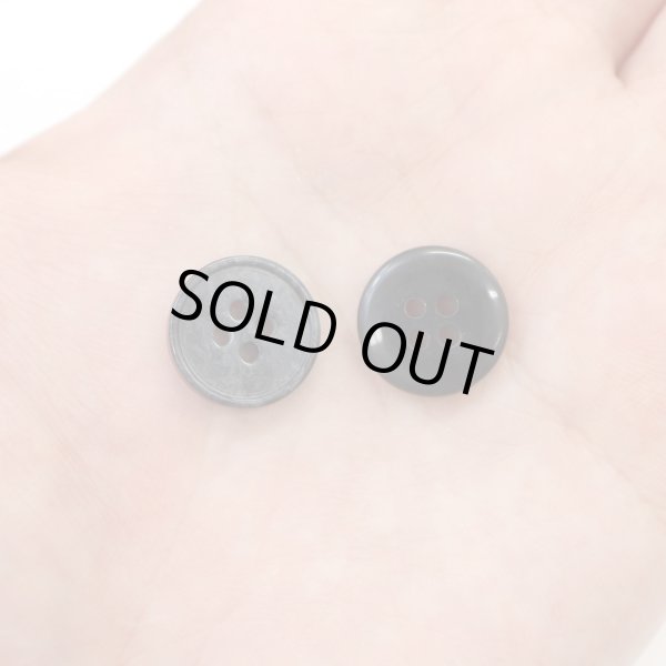 画像6: マーブルボタン 四つ穴 【ブラック&ダークグレー】 黒 ツヤなし 大理石調 ボタン スーツボタン ジャケットボタン 20個入り 【15mm】 ボタンマート B-382 (6)