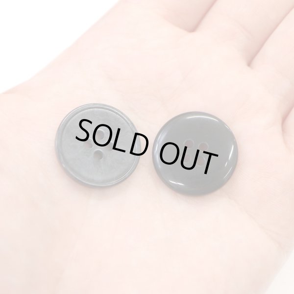 画像6: マーブルボタン 四つ穴 【ブラック&ダークグレー】 黒 ツヤなし 大理石調 ボタン スーツボタン ジャケットボタン 12個入り 【21mm】 ボタンマート B-384 (6)