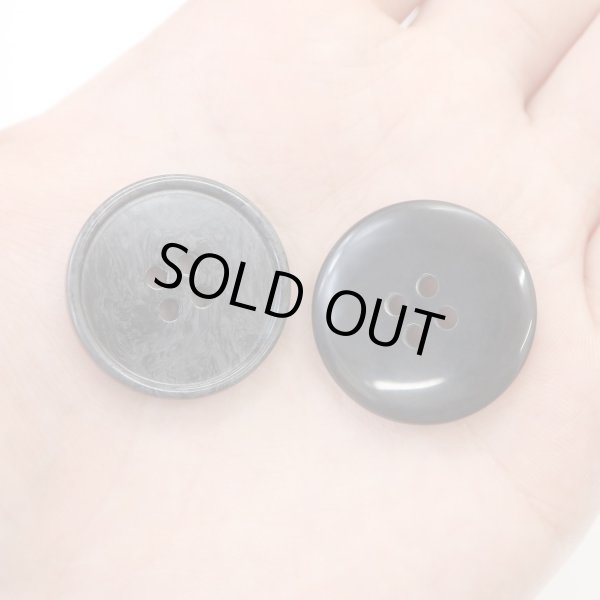 画像6: マーブルボタン 四つ穴 【ブラック&ダークグレー】 黒 ツヤなし 大理石調 ボタン スーツボタン ジャケットボタン 10個入り 【25mm】 ボタンマート B-385 (6)