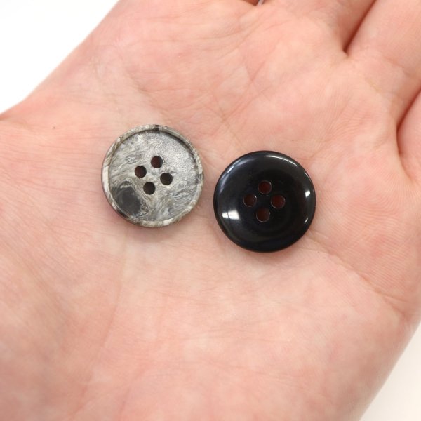 画像6: マーブルボタン 四つ穴 【ブラック&ホワイト】 黒 ツヤなし 大理石調 ボタン スーツボタン ジャケットボタン 15個入り 【18mm】 ボタンマート B-389 (6)