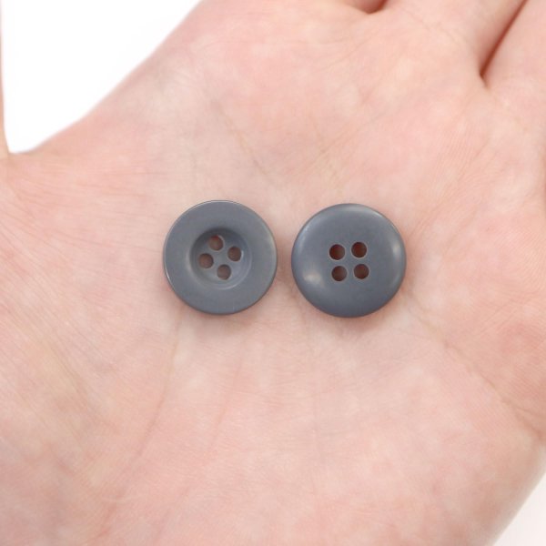 画像6: ミリタリーボタン 【グレー】 四つ穴ボタン 灰色 ボタン 20個入り 【15mm】 ボタンマート B-409 (6)
