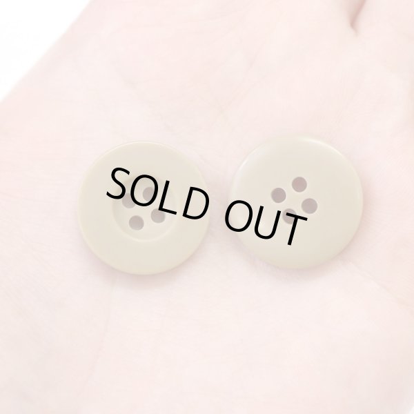 画像6: ミリタリーボタン 【ライトブラウン】 四つ穴ボタン 茶色 ボタン 12個入り 【20mm】 ボタンマート B-417 (6)