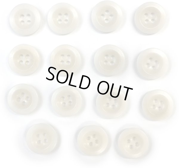 画像1: ナットボタン【ホワイト】四つ穴ボタン 白 ベーシック カラーボタン シンプル ボタン 手芸 15個入り【15mm】ボタンマート B-436 (1)