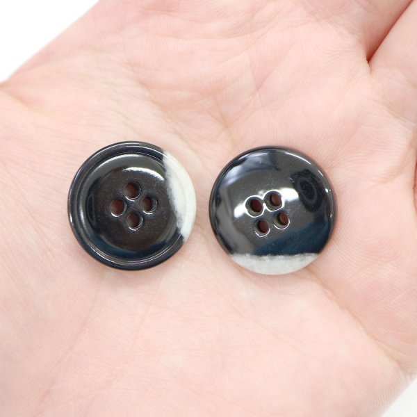 画像6: 水牛調ボタン【ブラック&ホワイト】スーツ コート ジャケット ブレザー 四つ穴 フロント 袖口 8個入り【20mm】ボタンマート B-482 (6)