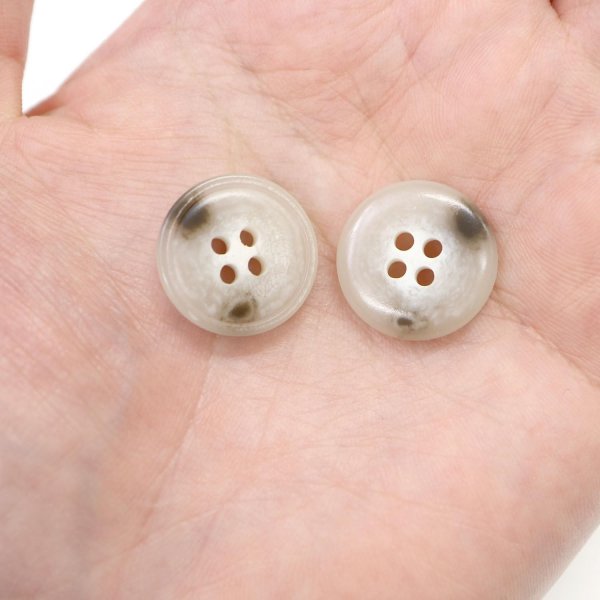 画像6: 水牛調ボタン【アイボリー&ダークブラウン】スーツ コート ジャケット ブレザー 四つ穴 フロント 袖口 10個入り【18mm】ボタンマート B-491 (6)