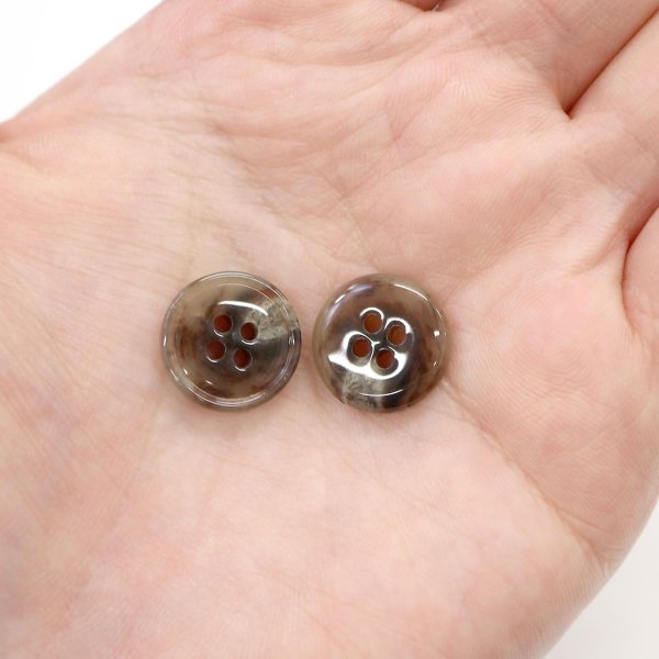 画像6: 水牛調ボタン【ココアブラウン&ホワイト】スーツ コート ジャケット ブレザー 四つ穴 フロント 袖口 10個入り【15mm】ボタンマート B-500 (6)