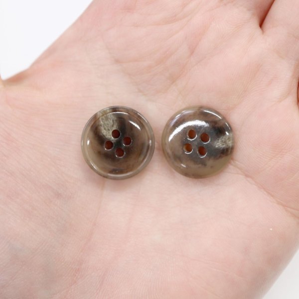 画像6: 水牛調ボタン【ココアブラウン&ホワイト】スーツ コート ジャケット ブレザー 四つ穴 フロント 袖口 10個入り【18mm】ボタンマート B-501 (6)