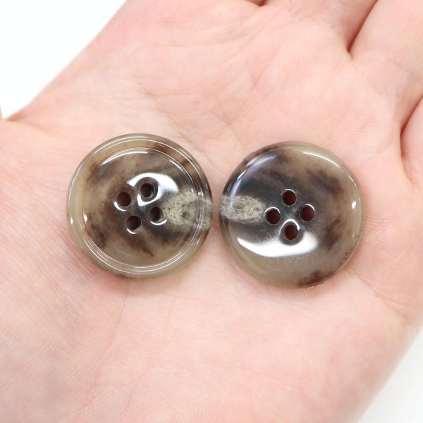 画像6: 水牛調ボタン【ココアブラウン&ホワイト】スーツ コート ジャケット ブレザー 四つ穴 フロント 袖口 6個入り【25mm】ボタンマート B-504 (6)