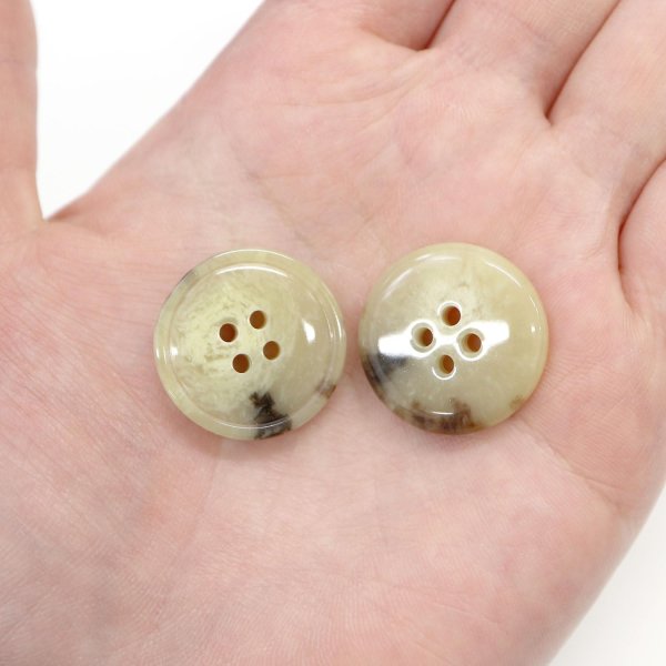 画像6: 水牛調ボタン【ベージュ&ブラウン】スーツ コート ジャケット ブレザー 四つ穴 フロント 袖口 8個入り【23mm】ボタンマート B-505 (6)