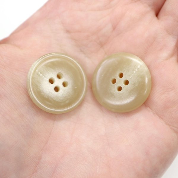 画像6: 水牛調ボタン【ベージュ】スーツ コート ジャケット ブレザー 四つ穴 フロント 袖口 8個入り【23mm】ボタンマート B-507 (6)