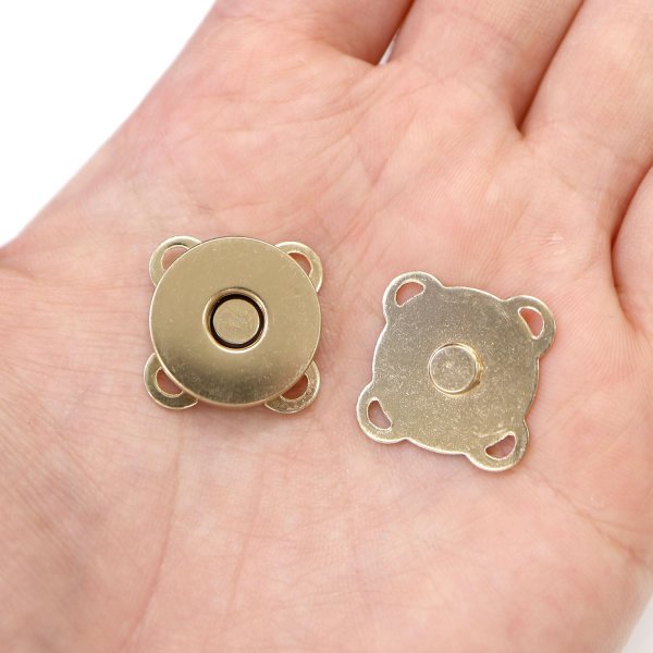 画像5: 磁気ボタン 【ゴールド】 金 縫い付けタイプ 打ち具不要 マグネットボタン 5個入り 【18mm】 ボタンマート B-562 (5)