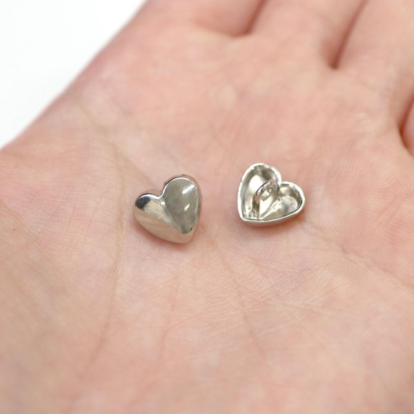 画像6: メタルボタン ハート型【シルバー 鏡面仕上げ】足つき 銀 ビジュー 飾り 縫製 手芸 10個入り【10.5mm】きらきらぷんぷん丸 B-573 (6)