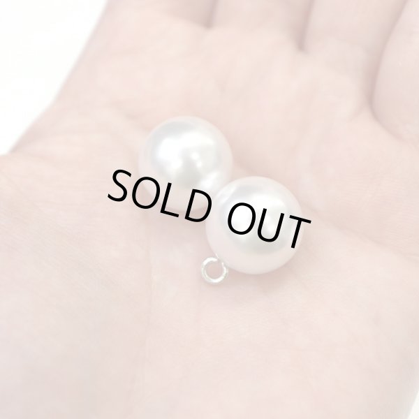 画像6: パールチャーム カン付き 【ホワイト】 白 パールボタン 足つき ボタン ヒートン アクセサリー パーツ 8個入り 【15mm】 ボタンマート B-707 (6)