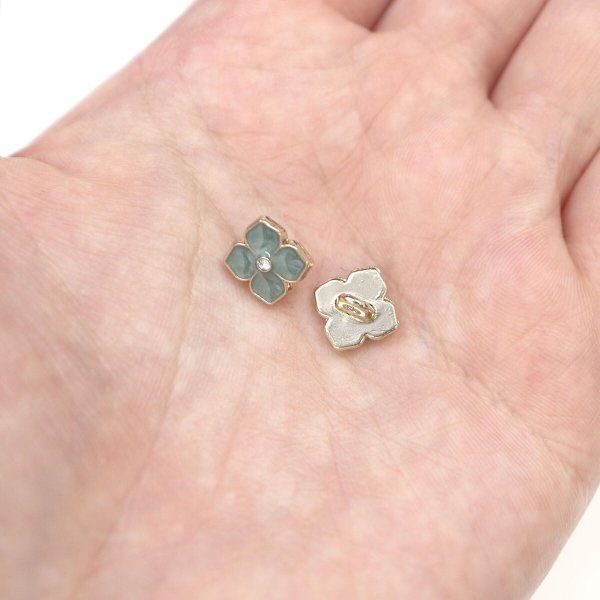 画像6: ラインストーン 花型ボタン 足つき 【ライトグリーン】 緑 モチーフ ボタン 飾りボタン フラワー かわいい 5個入り 【11.5mm】 ボタンマート B-720 (6)