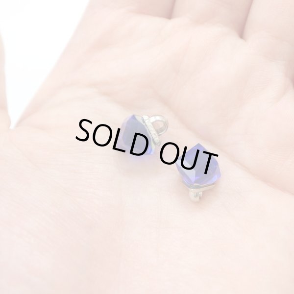 画像6: キューブ型ボタン 足つき 【ブルー】 青 チャーム モチーフ ボタン 飾りボタン 四角形 立方体 5個入り 【全長11mm 1辺7mm】 ボタンマート B-732 (6)